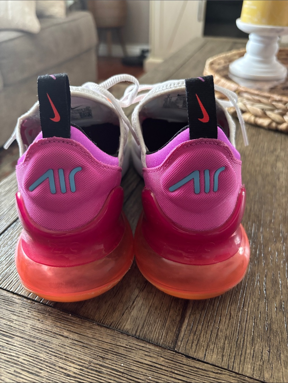 Nike Women’s Air Max 270 Fuchsia Dream Crimson - Picture 3 of 6